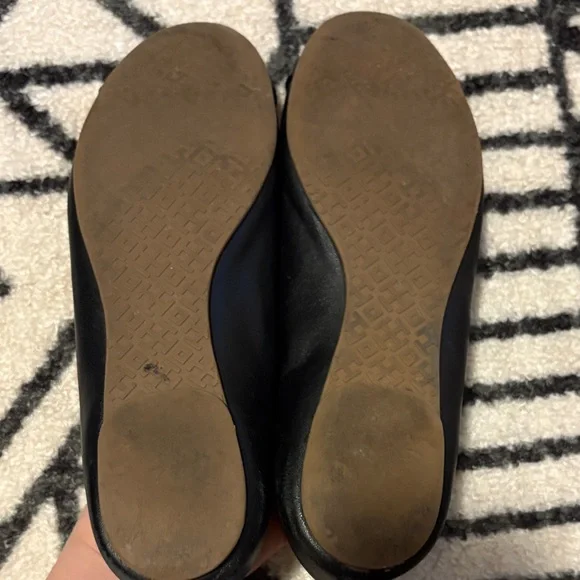 Tory Burch Black Leather Logo Ballet Flats - Picture 5 of 6